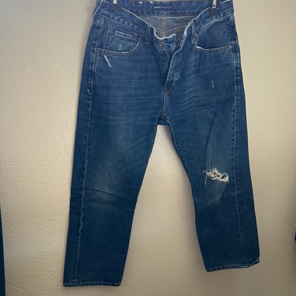 Levis cropped jean